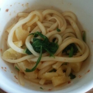 水菜と数の子の辛いうどん